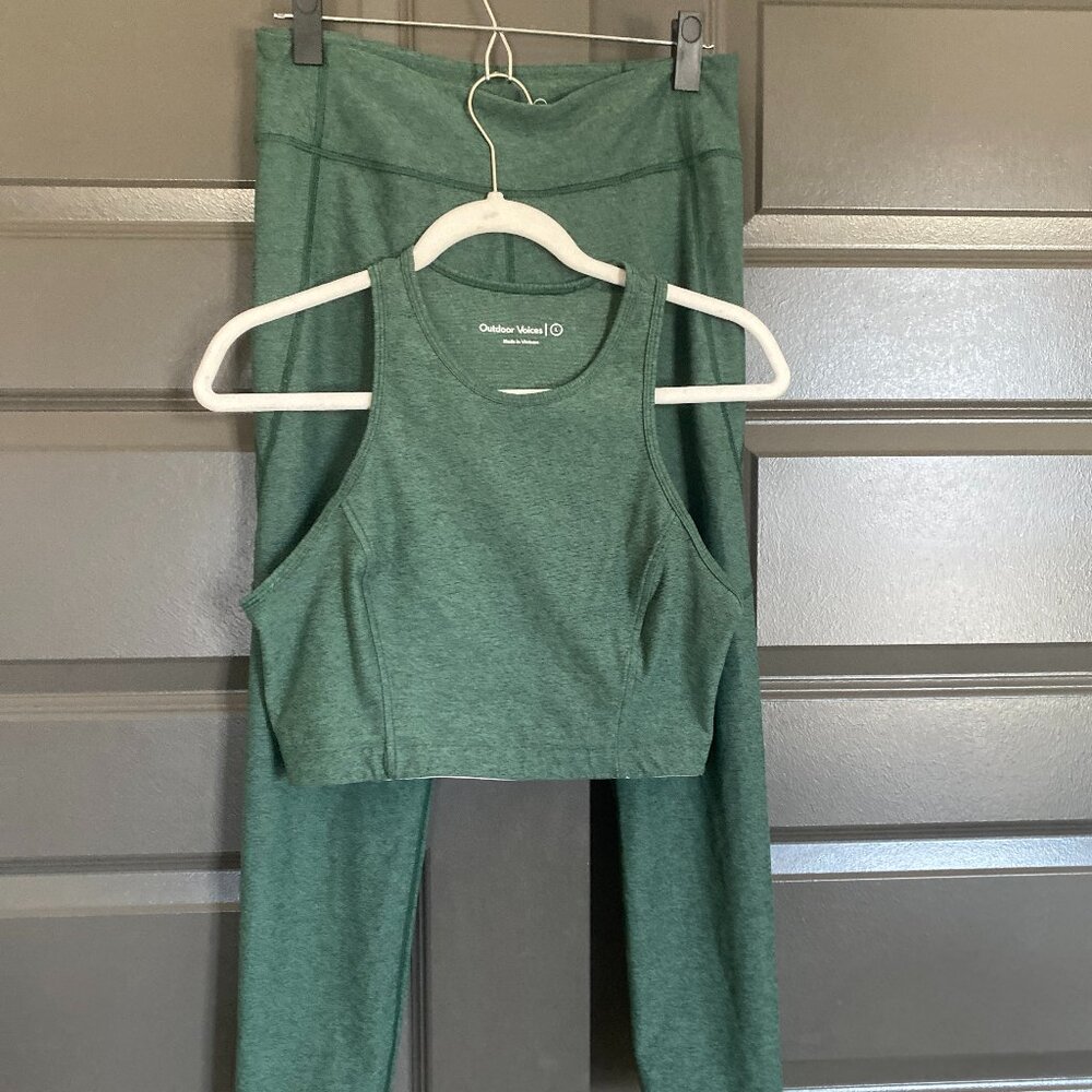 Outdoor Voices Green Leggings with Ribbed Knit Texture
